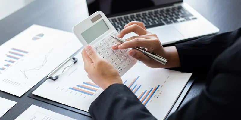 Perbedaan Revenue dan Income, Beserta Cara Menghitungnya